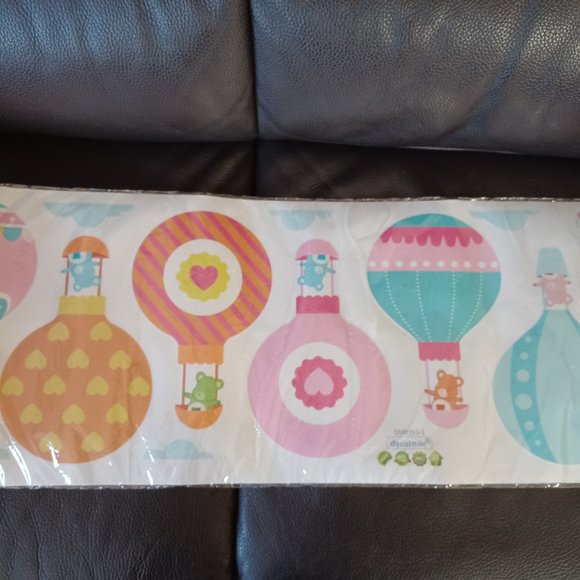 NEW Colorful Hot Air Balloon Wall Decals - Picture 2 of 7